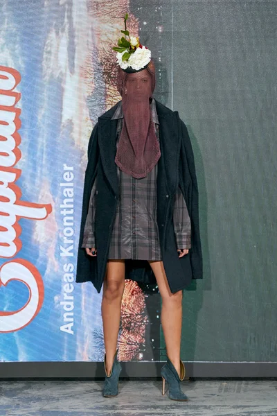 Look 36